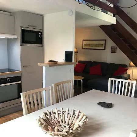 Grand T3 En Duplex Pour 6 Avec Parking Couvert
